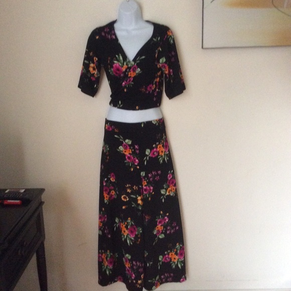 Black floral top and pant combo - Picture 1 of 2